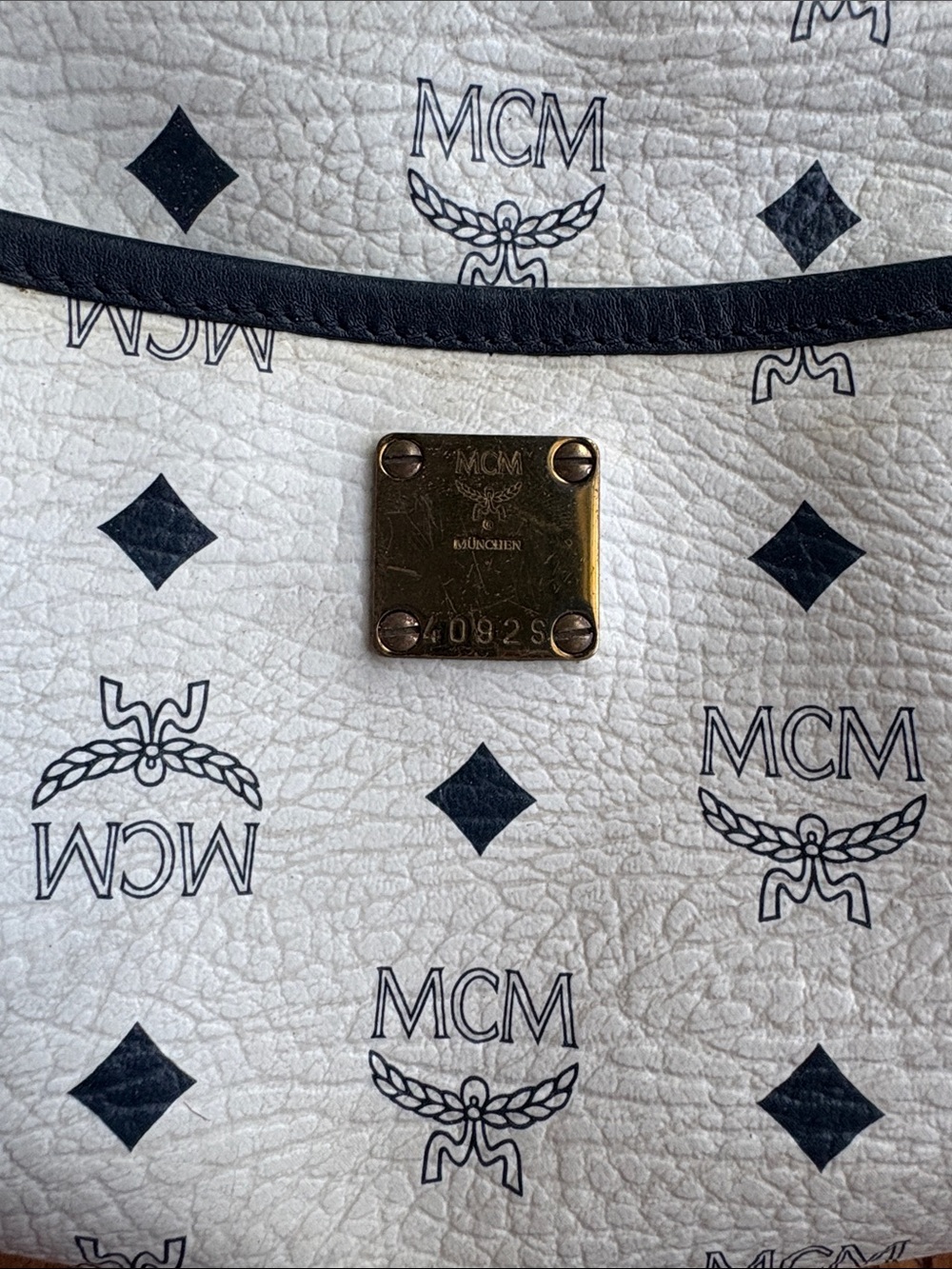 🔥RARE Vintage MCM Michael Cromer Era Golf Collection White Visetos Crossbody Bag - Picture 3 of 16